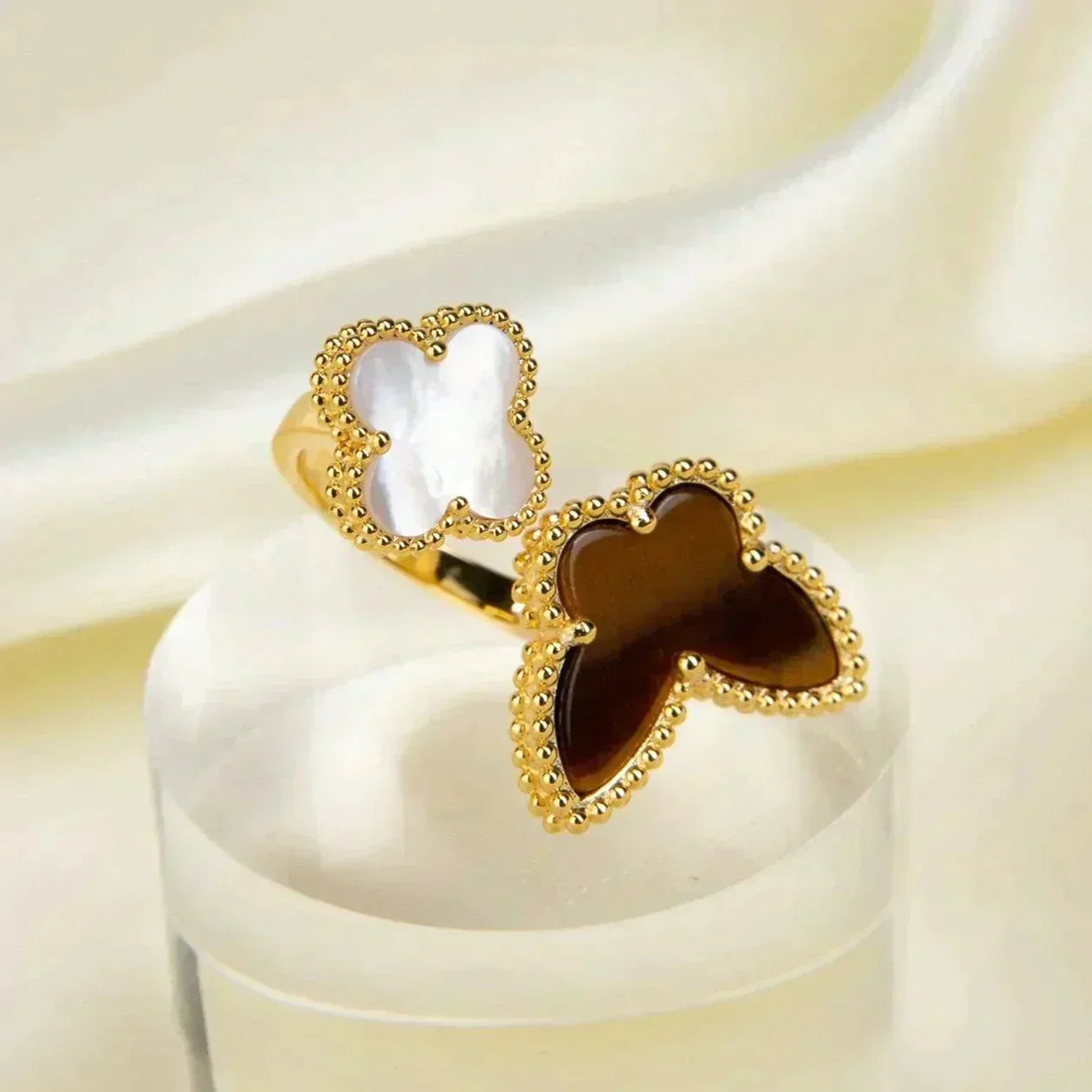 ??Loco?¡¥LUCKY BETWEEN THE FINGER RING