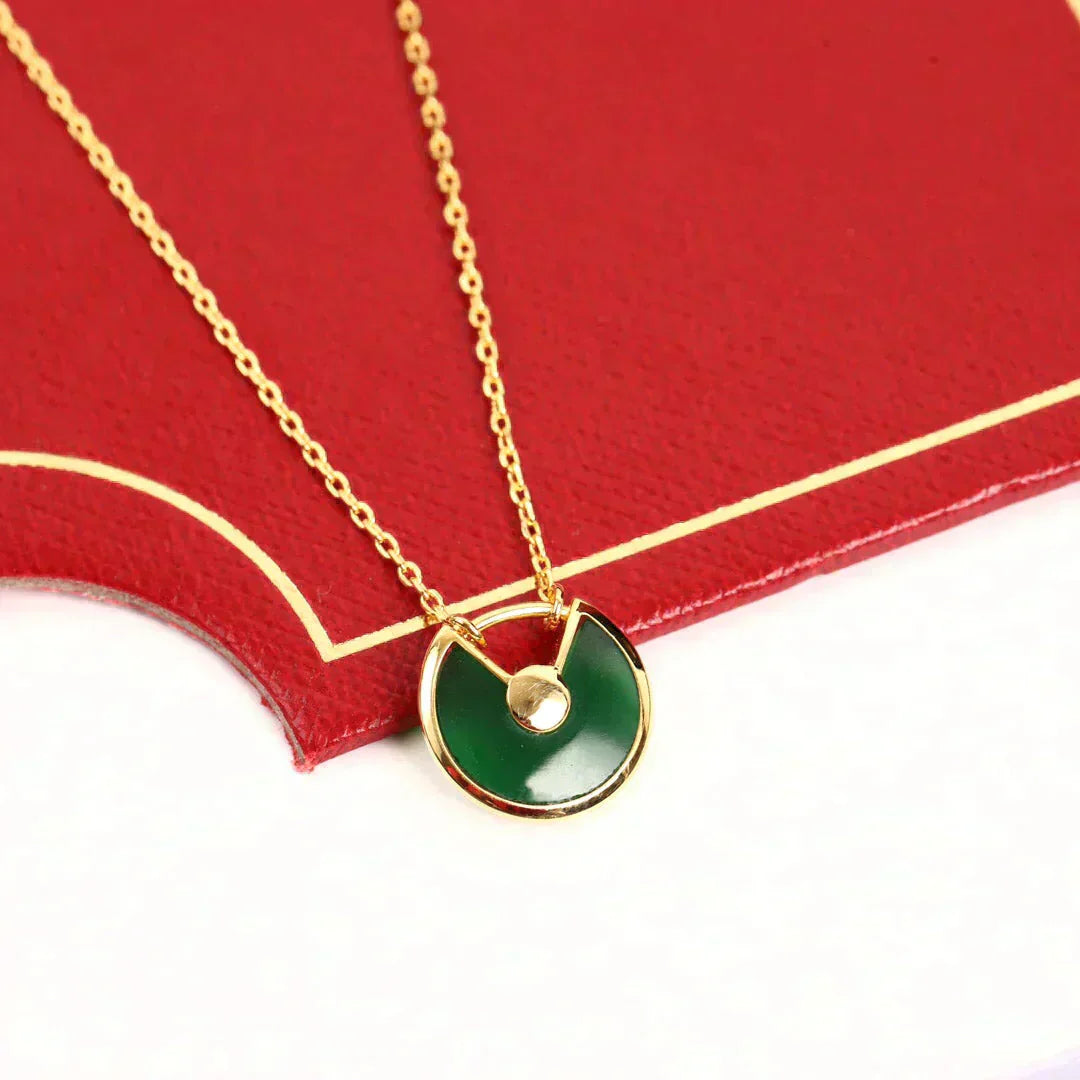 ??Loco?¡¥AMULETTE GOLD MALACHITE NECKLACE