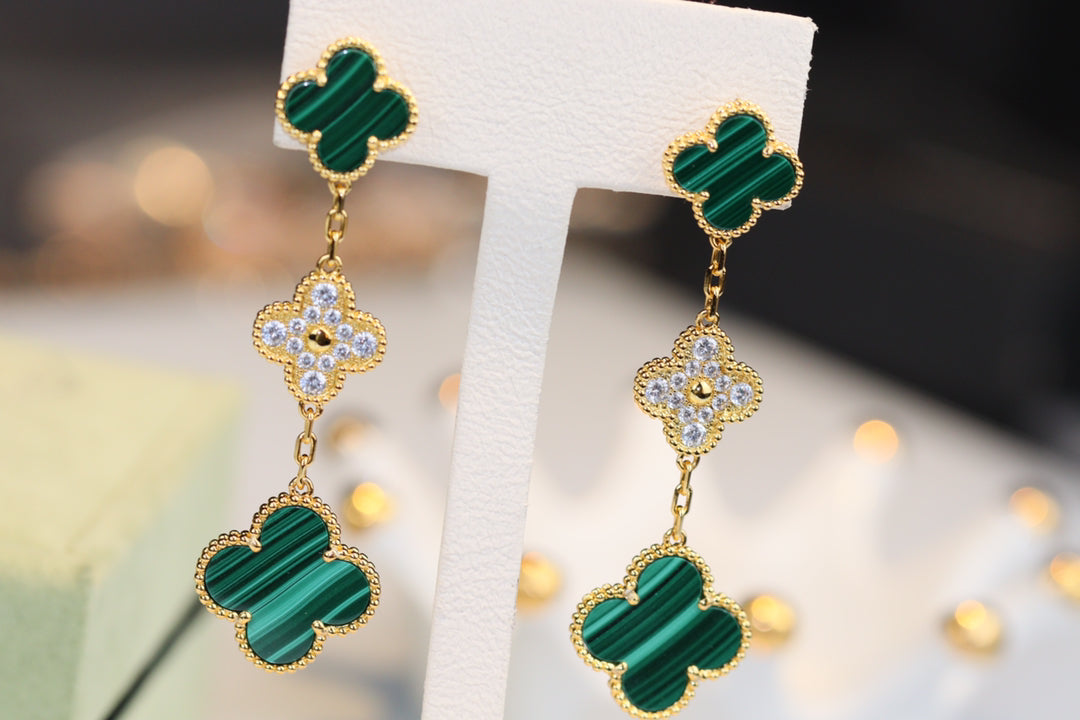 ??Loco?¡¥CLOVER EARRINGS GOLD MALACHITE DIAMOND 3 MOTIF