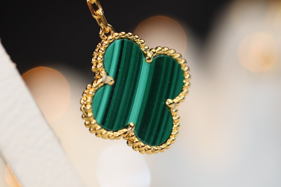 ??Loco?¡¥CLOVER EARRINGS GOLD MALACHITE DIAMOND 3 MOTIF