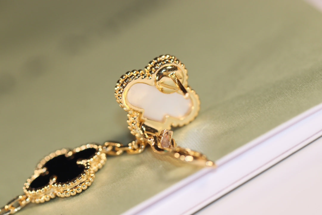 [moco jewelrys]CLOVER EARRINGS GOLD ONYX MOP 3 MOTIF