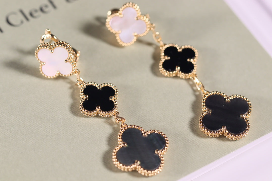??Loco?¡¥CLOVER EARRINGS GOLD ONYX MOP 3 MOTIF