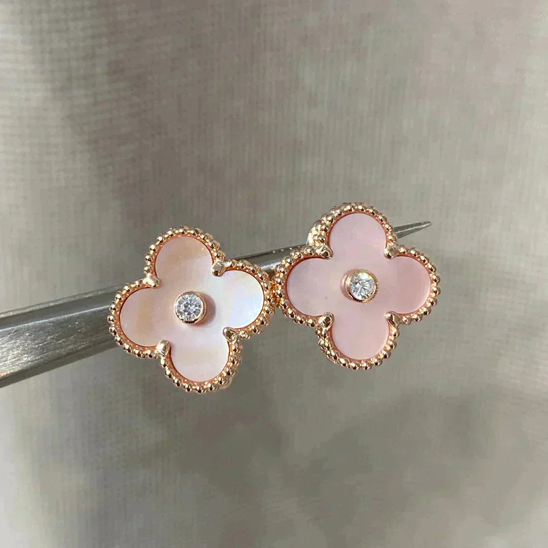 [moco jewelrys]CLOVER MEDIUM 1 MOTIFS PINK POP DIAMOND EARRINGS