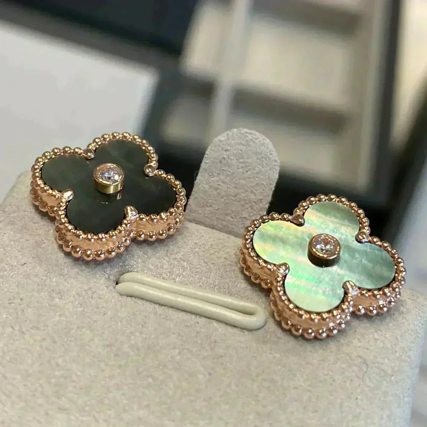 ??Loco?¡¥CLOVER MEDIUM 1 MOTIFS GRAY MOP  DIAMOND EARRINGS