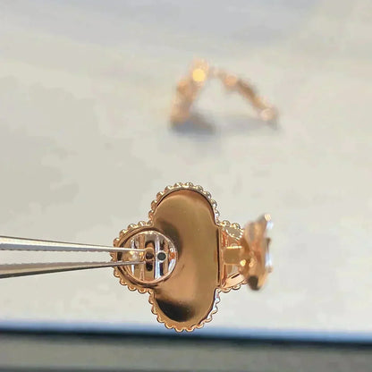 [moco jewellerys]クローバー ミディアム 1モチーフ グレー モップ ダイヤモンド イヤリング