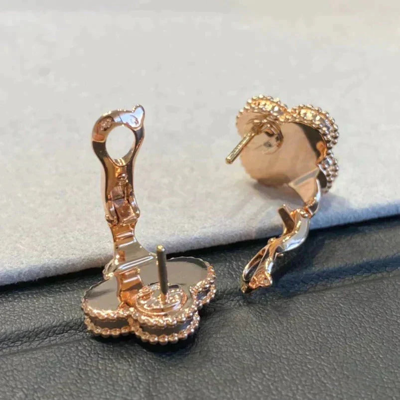[moco jewellerys]クローバー ミディアム 1モチーフ グレー モップ ダイヤモンド イヤリング