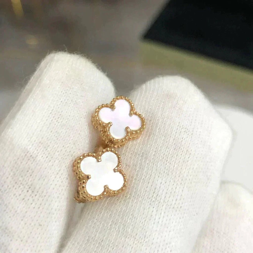 ??Loco?¡¥CLOVER MINI 9.5MM WHITE MOP EARRINGS