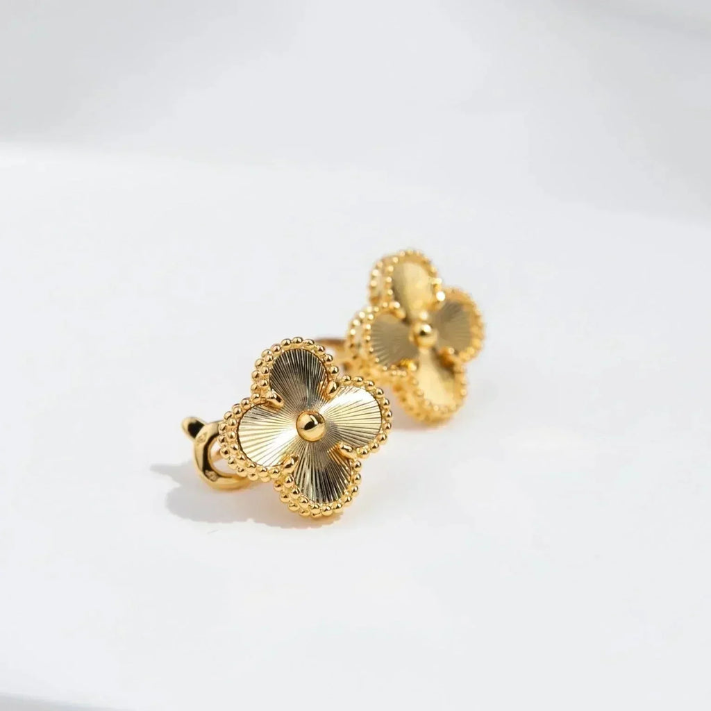 ??Loco?¡¥CLOVER MEDIUM 1 MOTIFS LASER EARRINGS