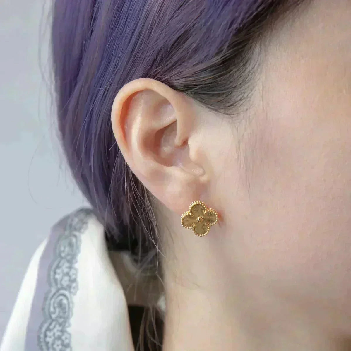 ??Loco?¡¥CLOVER MEDIUM 1 MOTIFS LASER EARRINGS