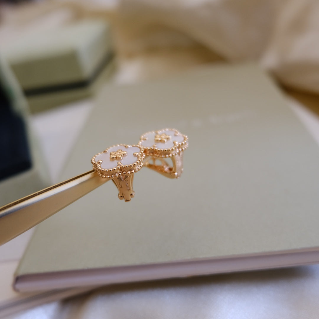 ??Loco?¡¥LUCKY PINK GOLD WHITE MOP EARRINGS
