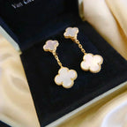 ??Loco?¡¥CLOVER 2 MOTIF WHITE MOP EARRINGS