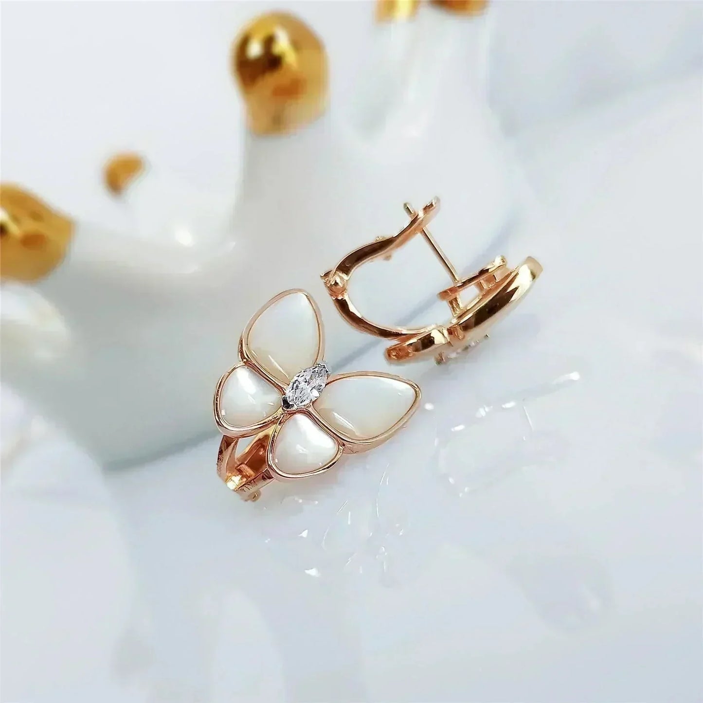 [moco jewelrys]BUTTERFLY MOP DIAMOND EARRINGS