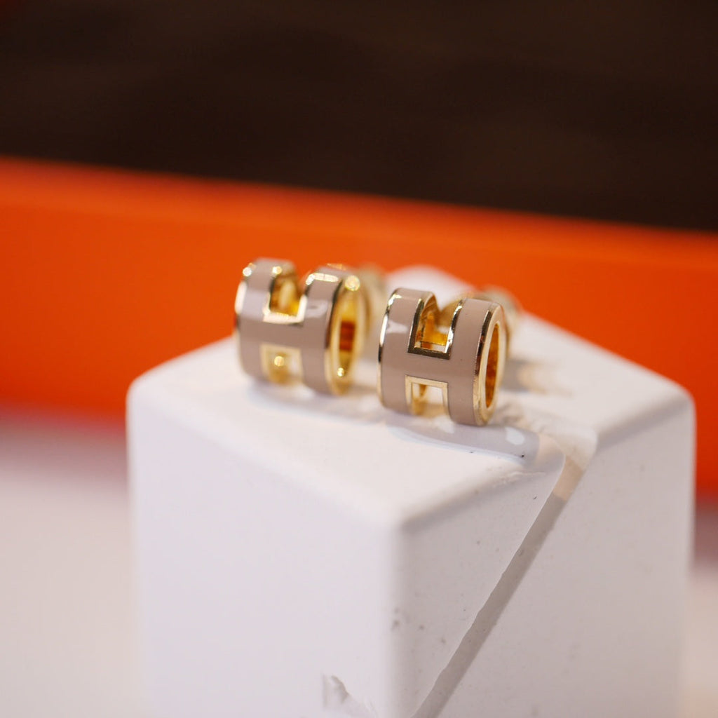 ??Loco?¡¥MINI POP H GOLD EARRINGS GREY