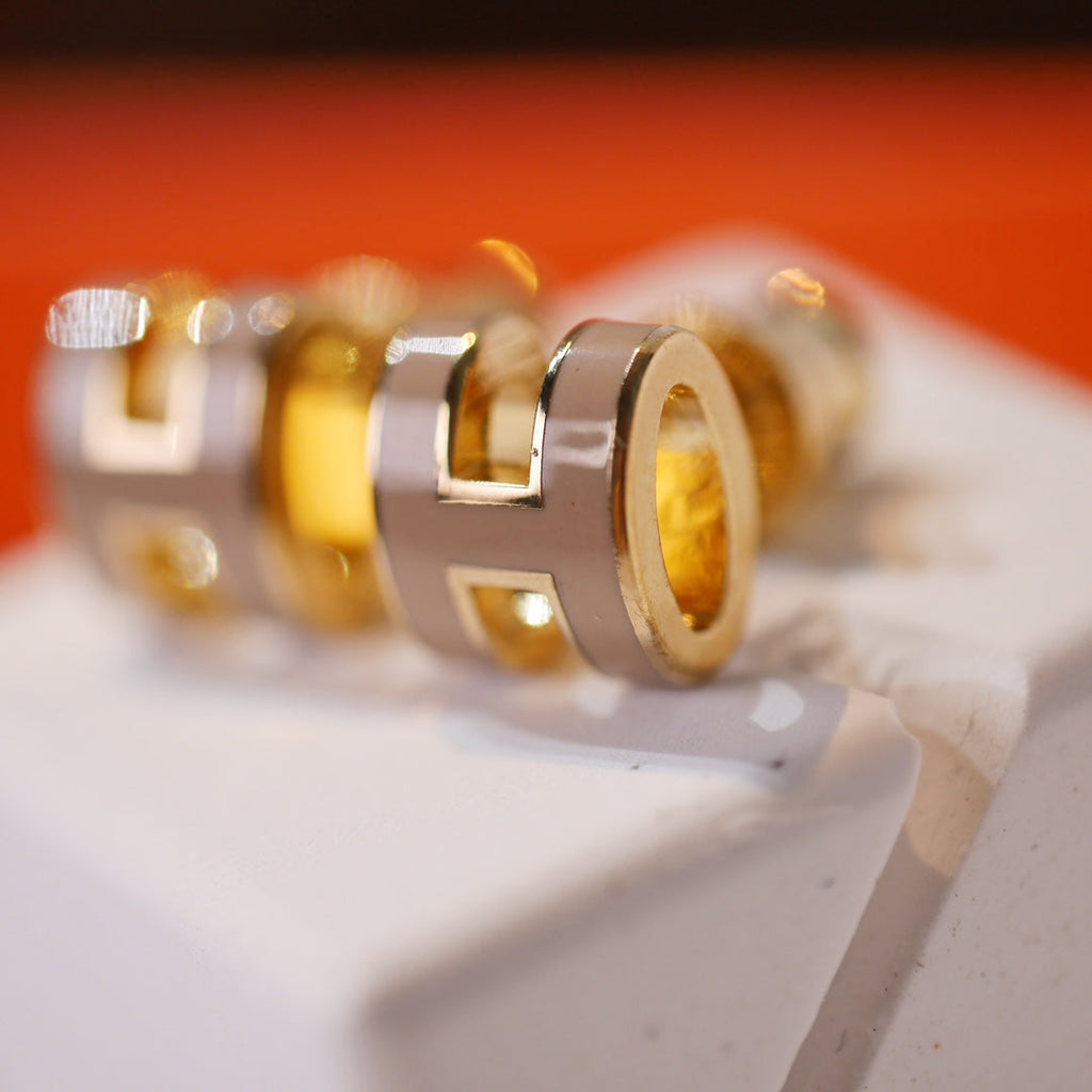 ??Loco?¡¥MINI POP H GOLD EARRINGS GREY