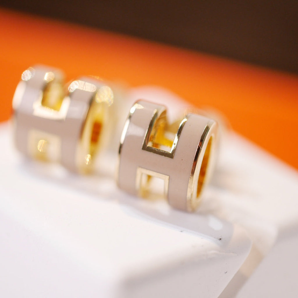 ??Loco?¡¥MINI POP H GOLD EARRINGS GREY