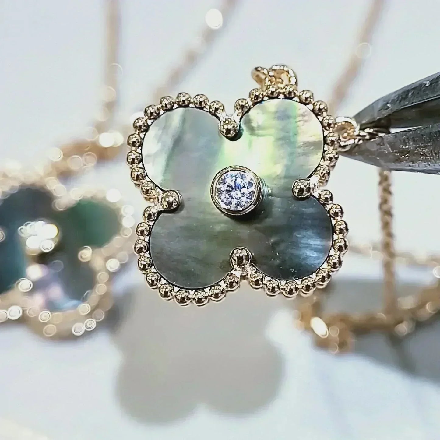 [moco jewelrys]CLOVER 15MM DIAMANT- UND PERLMUTT-HALSKETTE