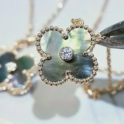 [moco jewelrys]CLOVER 15MM DIAMANT- UND PERLMUTT-HALSKETTE