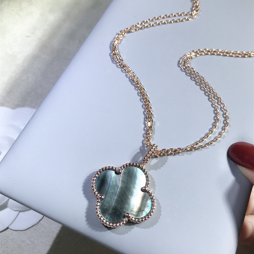 ??Loco?¡¥CLOVER 25MM GOLD DARK MOP BIG CLOVER NECKLACE
