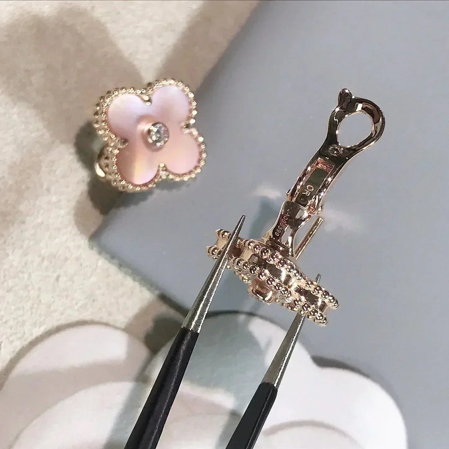 ??Loco?¡¥CLOVER MEDIUM 1 MOTIFS  PINK MOP DIAMOND EARRINGS