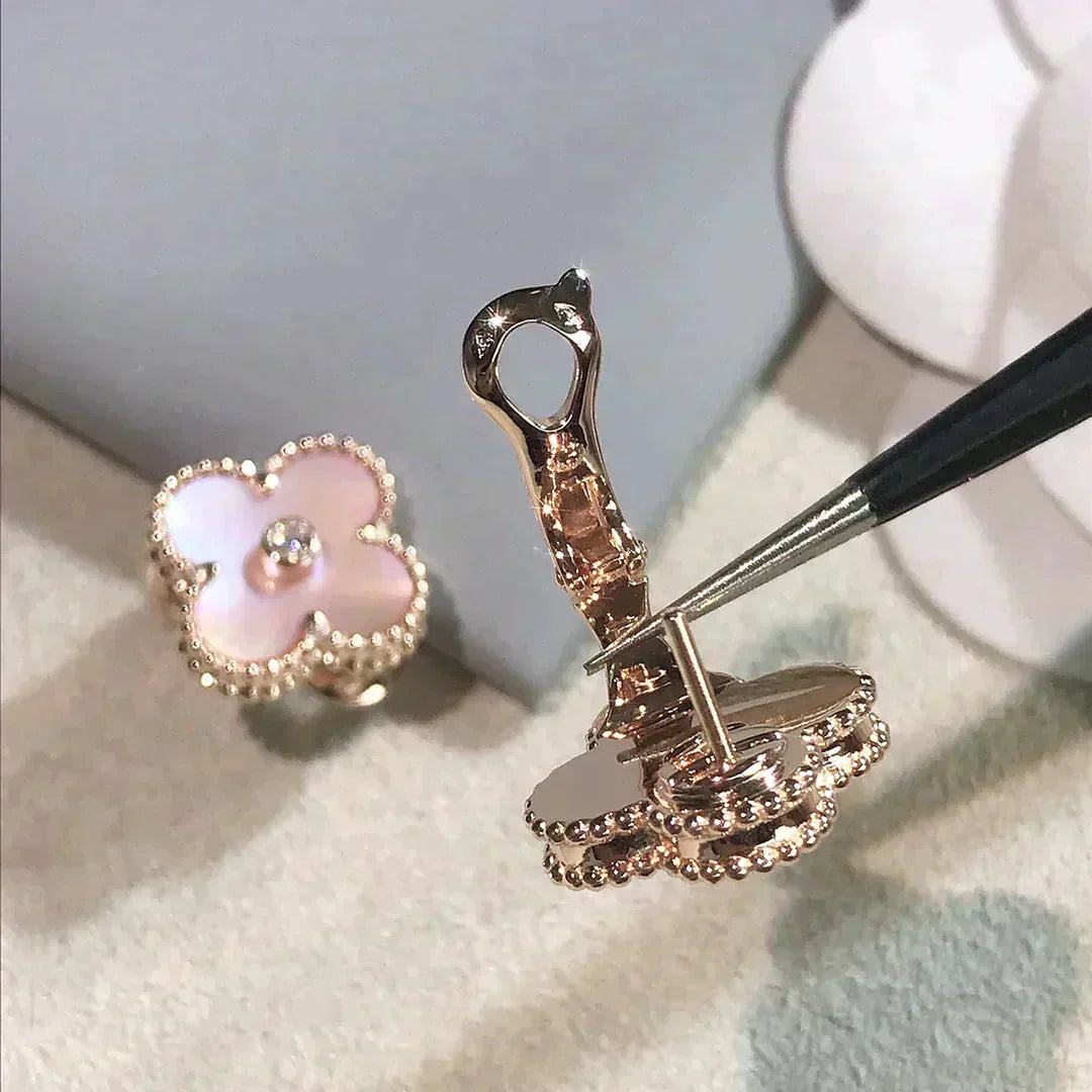 [moco jewelrys]CLOVER MEDIUM 1 MOTIFS PINK POP DIAMOND EARRINGS
