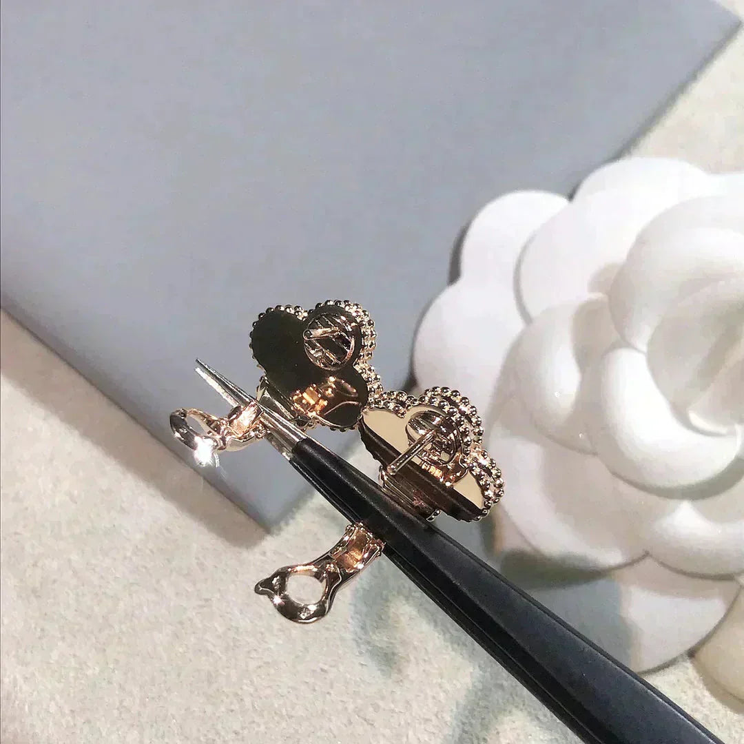 [moco jewelrys]CLOVER MEDIUM 1 MOTIFS PINK POP DIAMOND EARRINGS