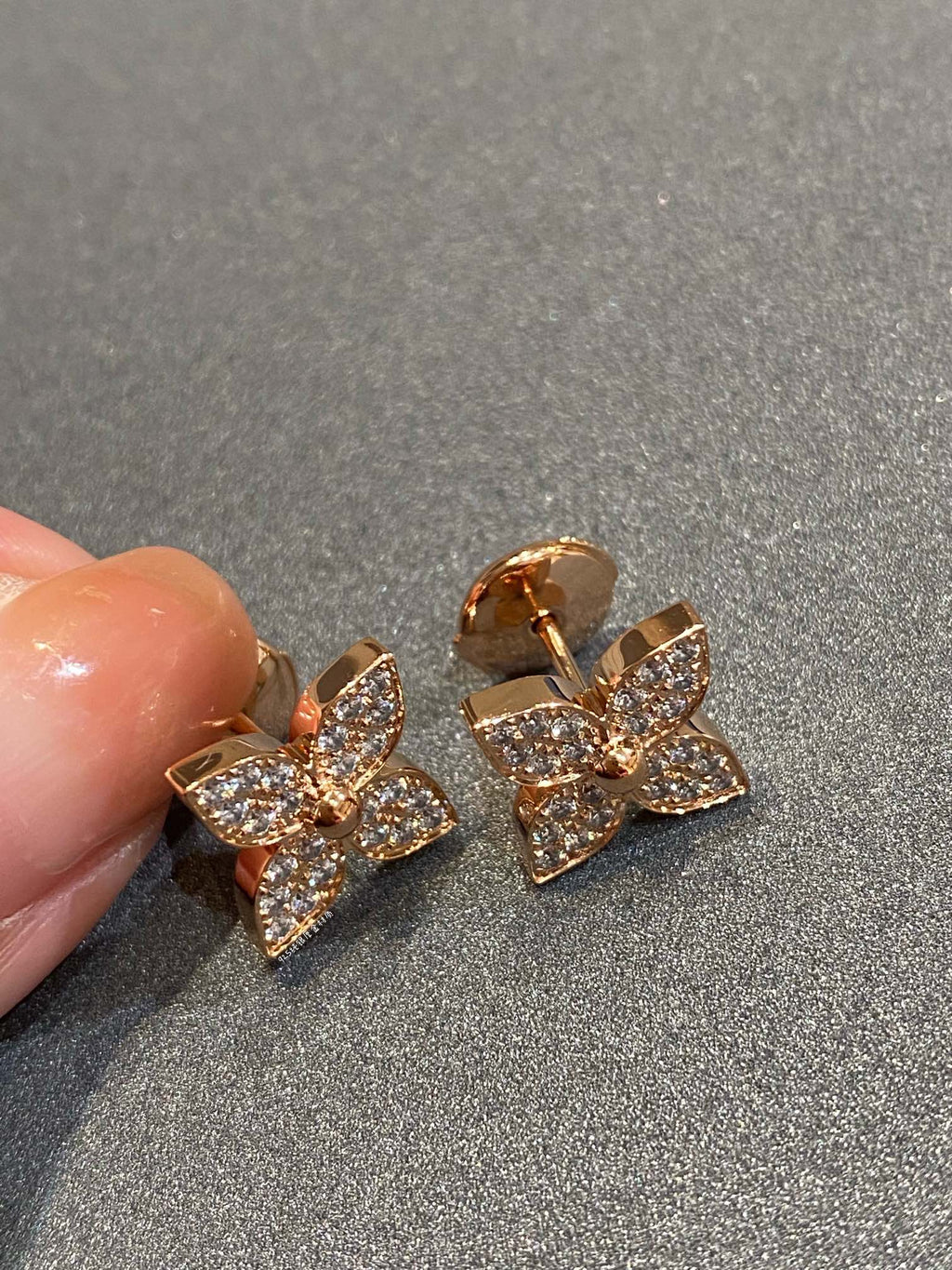 ??Loco?¡¥STAR DIAMOND EARRINGS