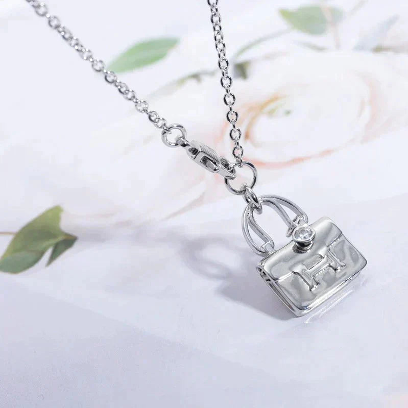 ??Loco?¡¥AMULETTE PEDANT SILVER NECKLACE