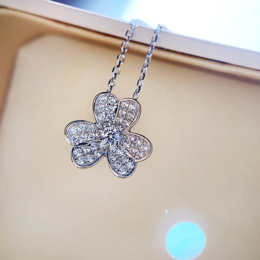 ??Loco?¡¥CLOVER DIAMOND NECKLACE SILVER