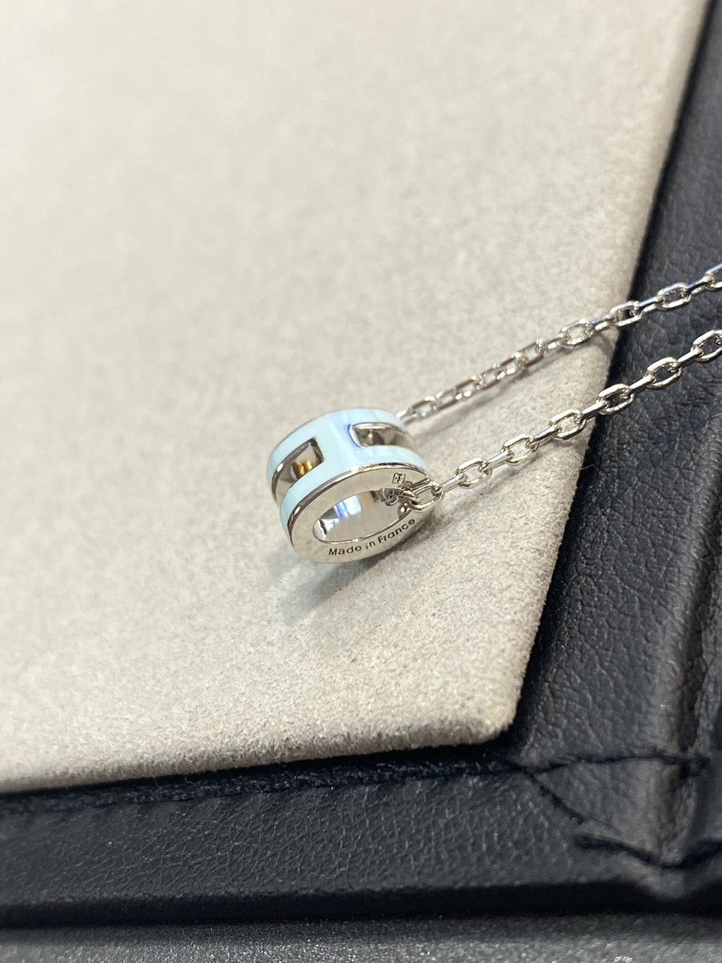 ??Loco?¡¥POP H LIGHT BLUE NECKLACE