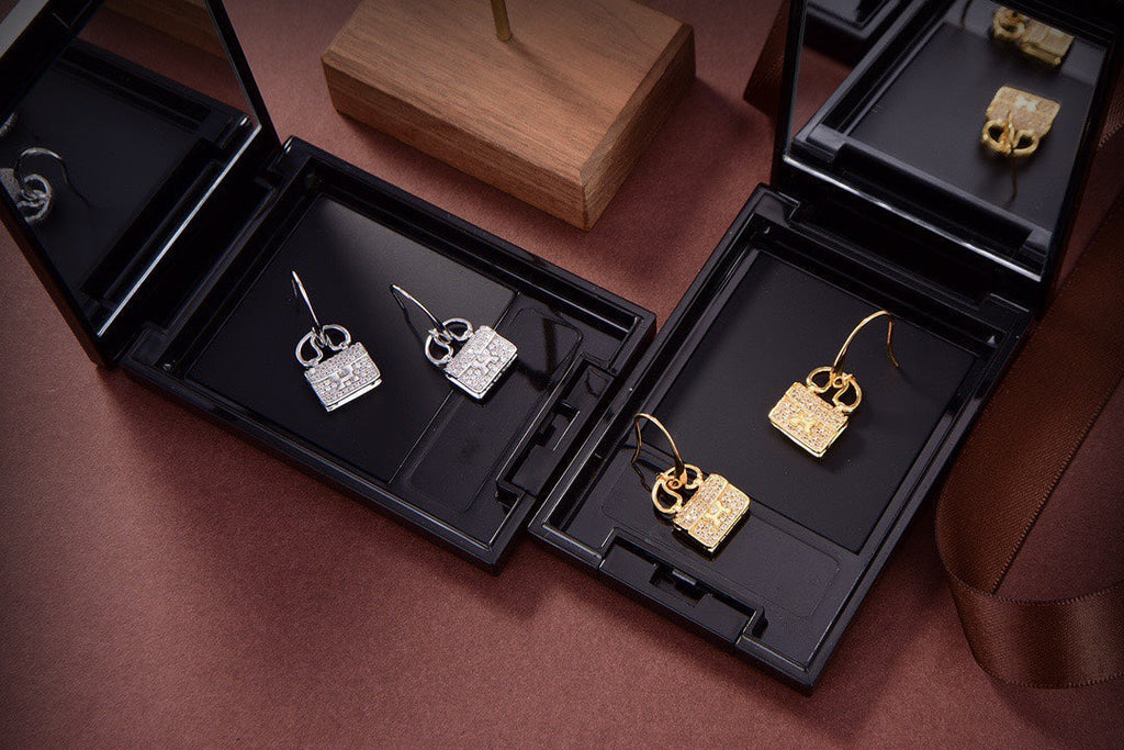 ??Loco?¡¥KELLY DIAMOND EARRINGS
