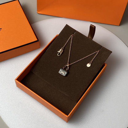 [moco jewelrys]CONSTANCE BLACK PEDANT PINK GOLD NECKLACE