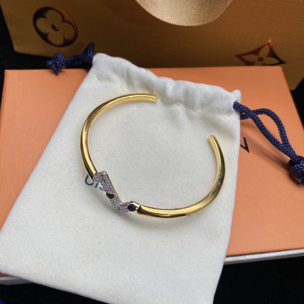??Loco?¡¥VOLTE UPSITE DOWN DIAMOND GOLD OPEN BRACELET
