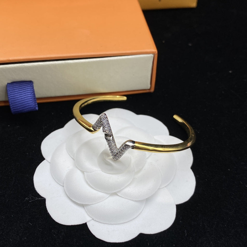 ??Loco?¡¥VOLTE UPSITE DOWN DIAMOND GOLD OPEN BRACELET