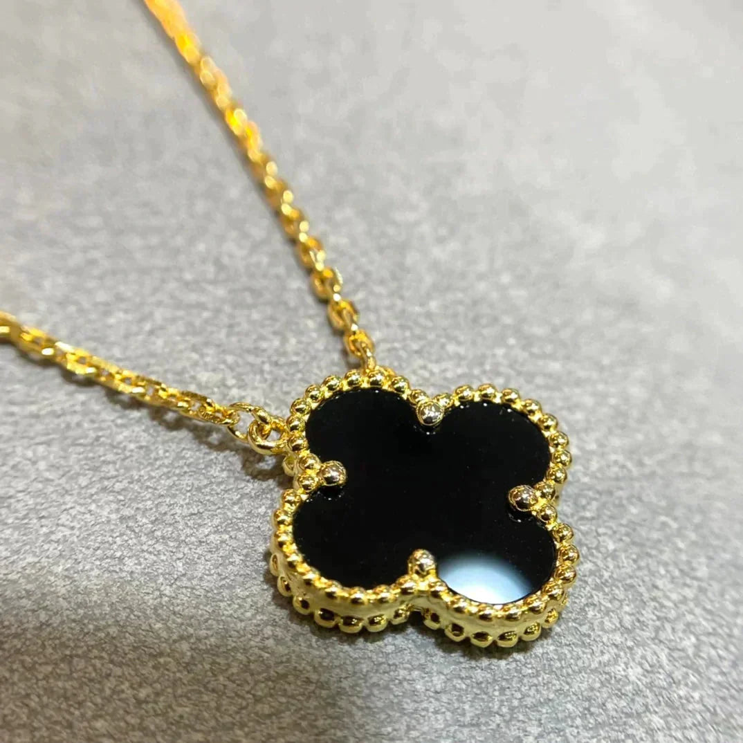 ??Loco?¡¥CLOVER 15MM BLACK ONYX SINGLE FLOWER NECKLACE