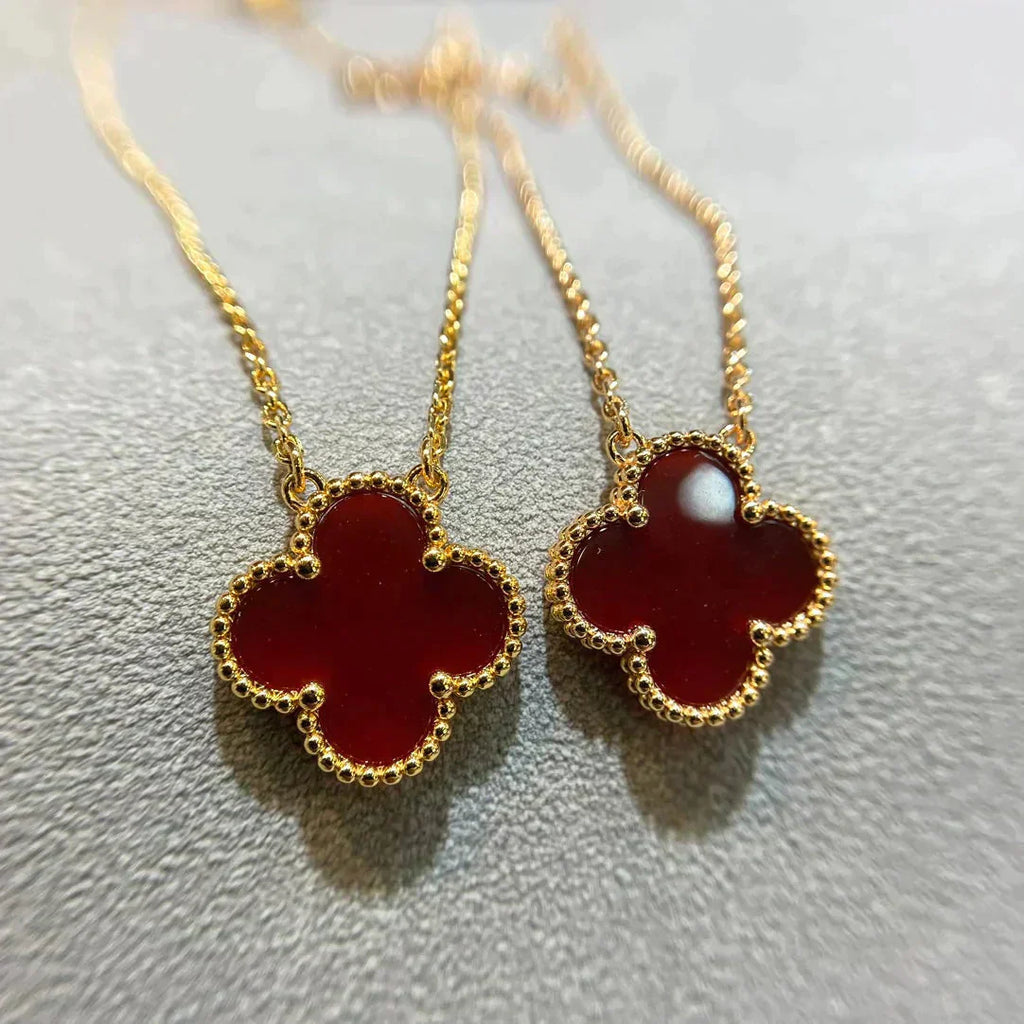 ??Loco?¡¥CLOVER 15MM CARNELIAN SINGLE FLOWER NECKLACE