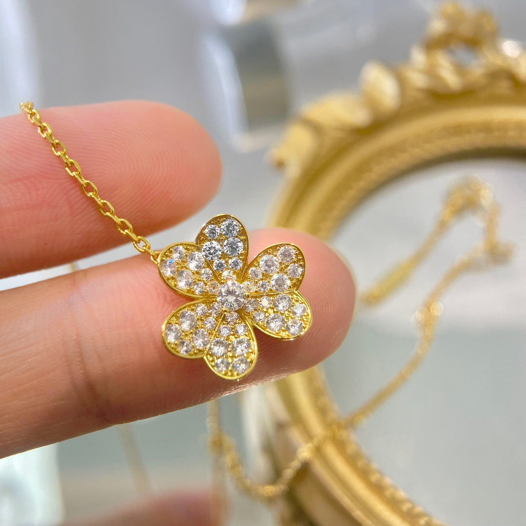 ??Loco?¡¥FLOWER DIAMOND NECKLACE
