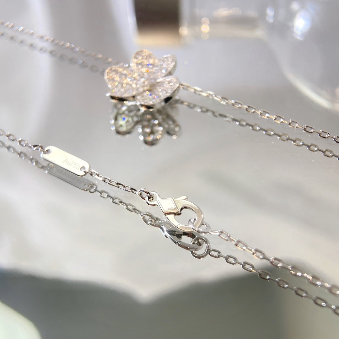 ??Loco?¡¥FLOWER DIAMOND NECKLACE