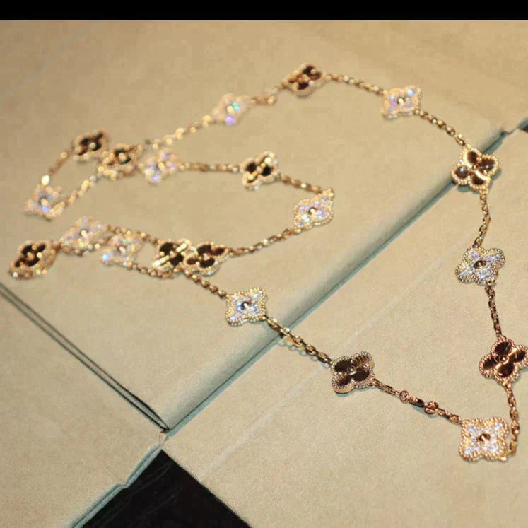 ??Loco?¡¥CLOVER 20 MOTIFS LASER DIAMOND NECKLACE