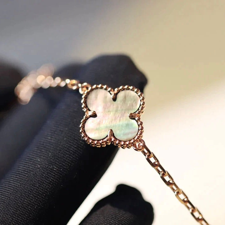 ??Loco?¡¥CLOVER 20 MOTIFS DARK MOP DIAMOND  NECKLACE
