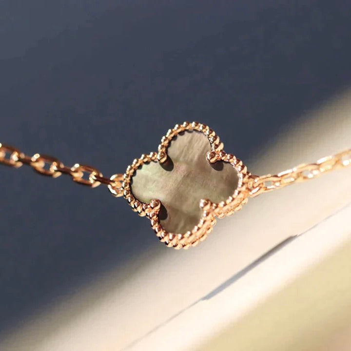 ??Loco?¡¥CLOVER 20 MOTIFS DARK MOP DIAMOND  NECKLACE