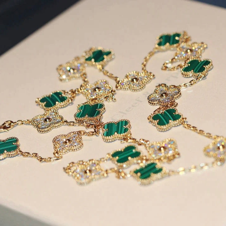 ??Loco?¡¥CLOVER 20 MOTIFS MALACHITE DIAMOND NECKLACE