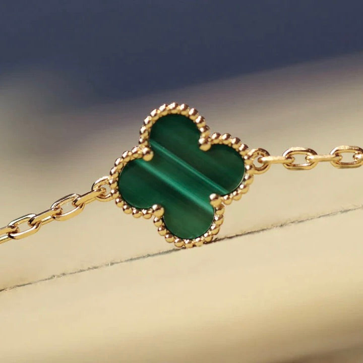 ??Loco?¡¥CLOVER 20 MOTIFS MALACHITE DIAMOND NECKLACE
