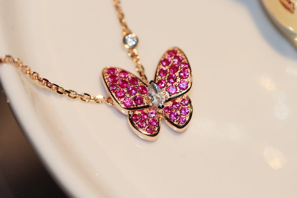 ??Loco?¡¥BUTTERFLY RED DIAMOND ROSE GOLD NECKLACE