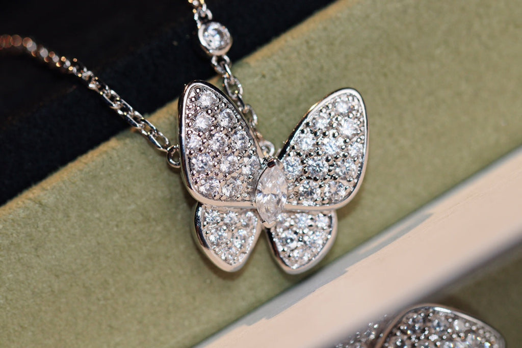 ??Loco?¡¥BUTTERFLY DIAMOND NECKLACE