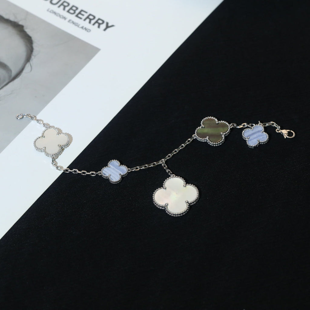 ??Loco?¡¥CLOVER BRACELET 5 MOTIFS MOP CHALCEDONY SILVER