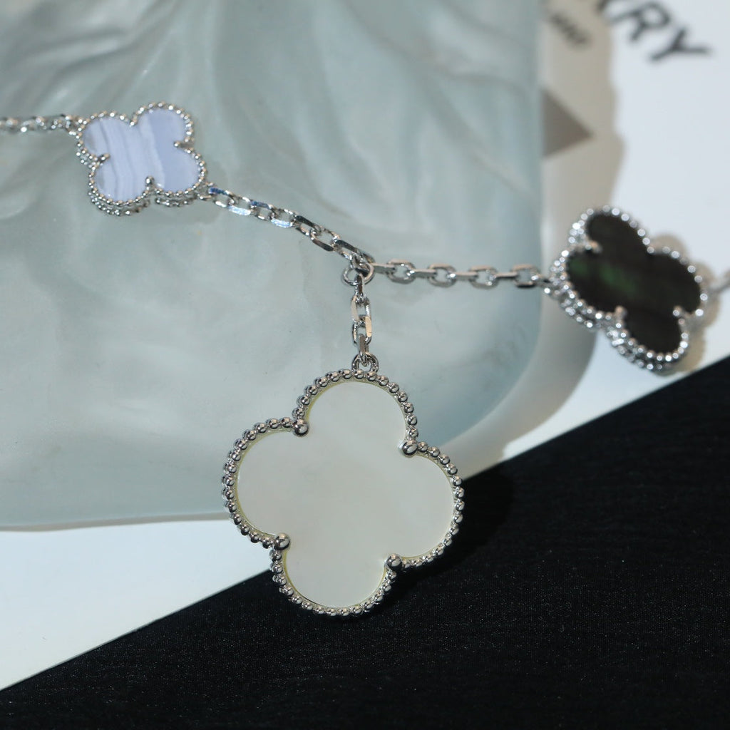 ??Loco?¡¥CLOVER BRACELET 5 MOTIFS MOP CHALCEDONY SILVER