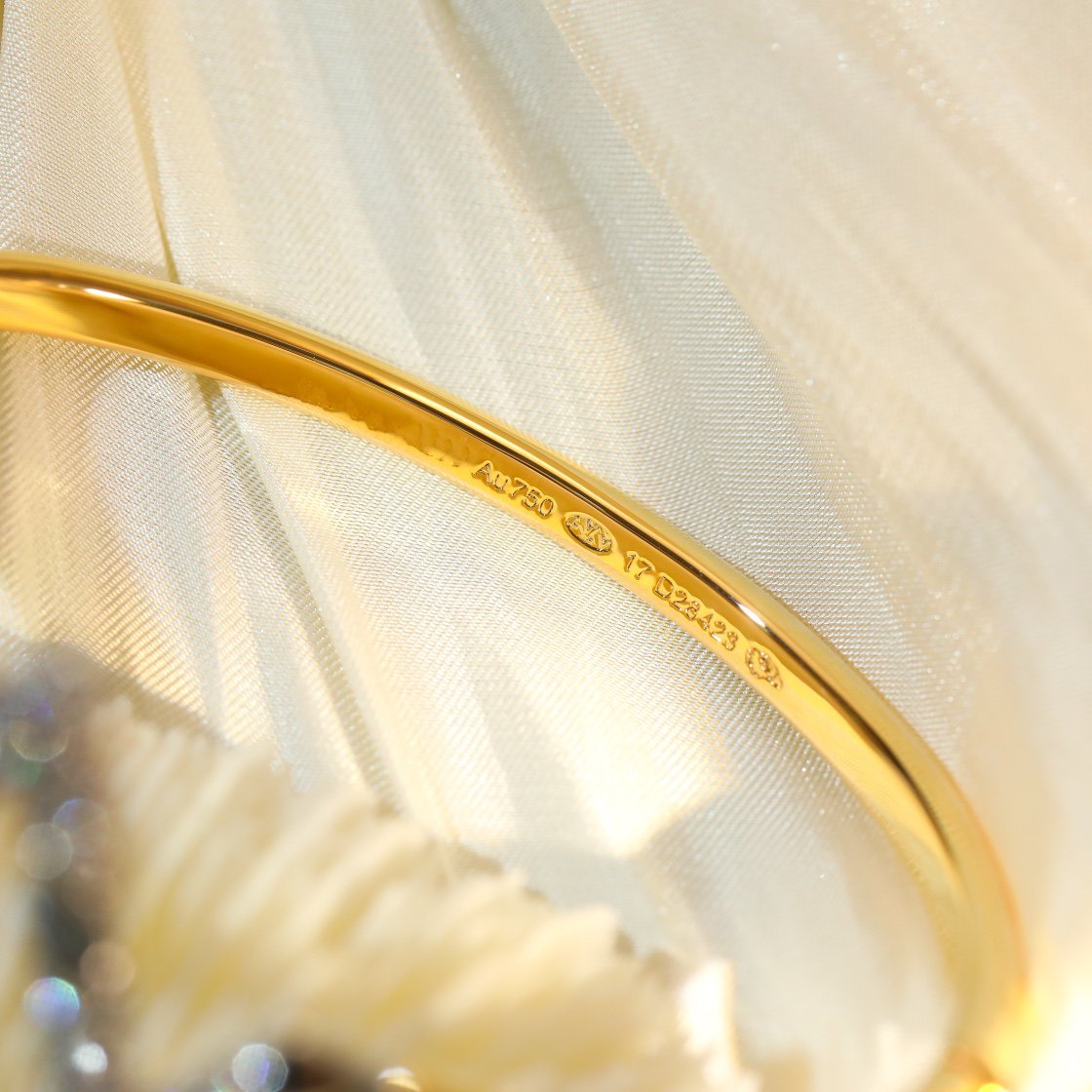 ??Loco?¡¥VOLTE UPSITE DOWN GOLD DIAMOND BRACELET