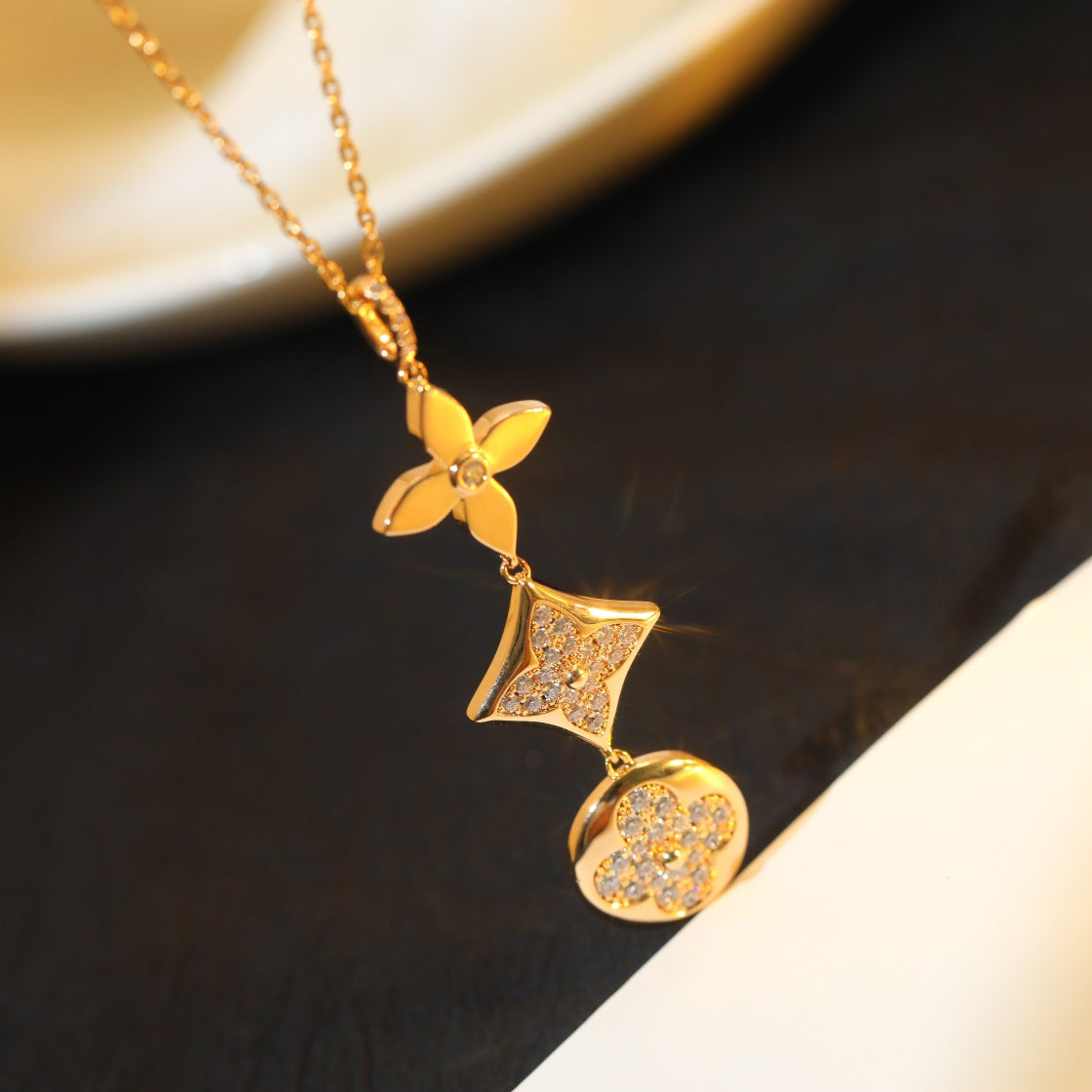 ??Loco?¡¥STAR AND SUN DIAMOND PINK GOLD NECKLACE