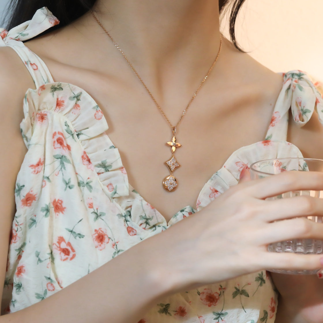 [moco jewelrys]Stern- und Sonnen-Diamant-Halskette aus Roségold