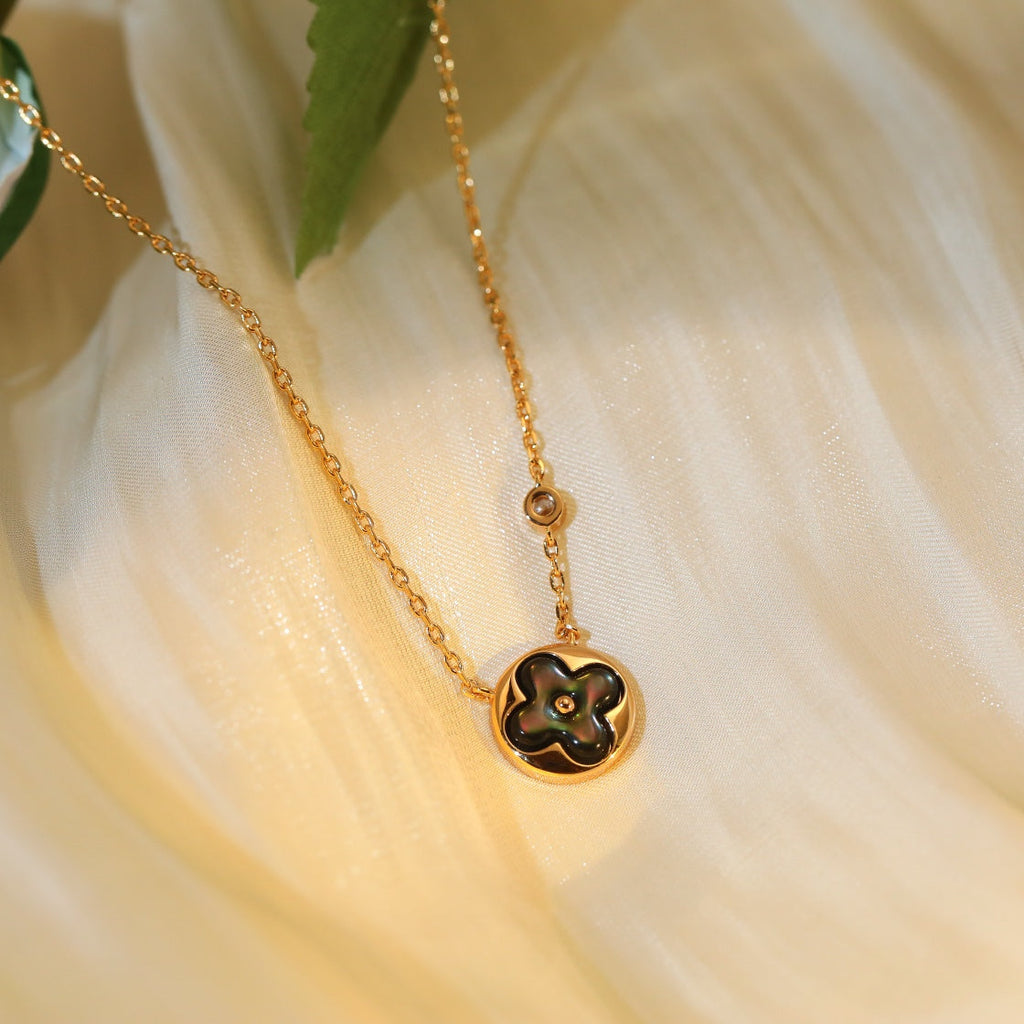 ??Loco?¡¥SUN PEDANT PINK GOLD 1 DIAMOND NECKLACE